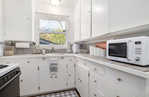 Ben Lomond House | 'Treehouse' in the Redwoods - sleeps 4!