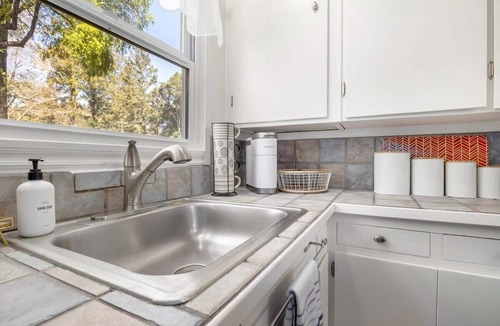 Ben Lomond House | 'Treehouse' in the Redwoods - sleeps 4!