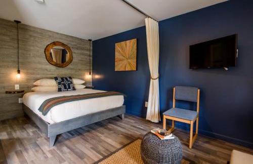 Woods Hole Hotel | Treehouse Lodge