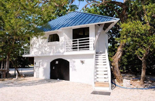 Long Beach Estates Cabin | Treehouse Private Village Barnacle Resort