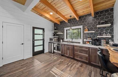 Treloar Cabin | Treehouse - Twilight