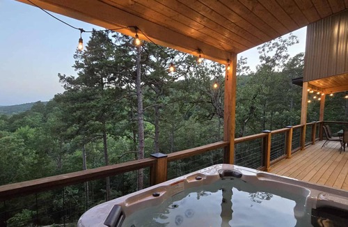 Fairfield Bay House | Treehouse Valley Fairfield Bay