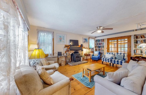 East Chop House | Treeside Lodge