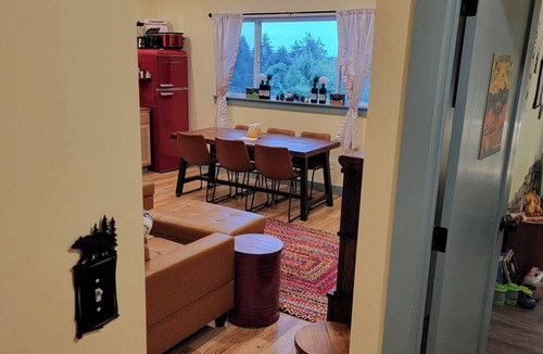 Bolton Cabin | Treetop Cabin