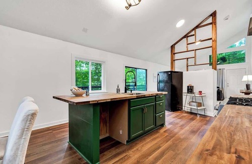 Sewanee House | Treetop Mountain Retreat Near Sewanee | Sleeps 6