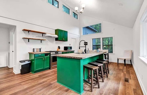 Sewanee House | Treetop Mountain Retreat Near Sewanee | Sleeps 6