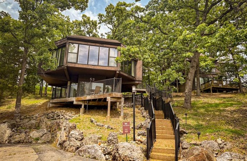 Rocky Mount House | Treetop Village Willow Bay Bungalow #52-3BD/3BA/Pools/Grill/Deck/Dock-6PP