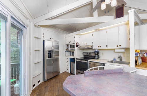Village of Four Seasons Cottage | Treetop Village 14. Pet-friendly; Pool & Slips steps away; Sleeps 10
