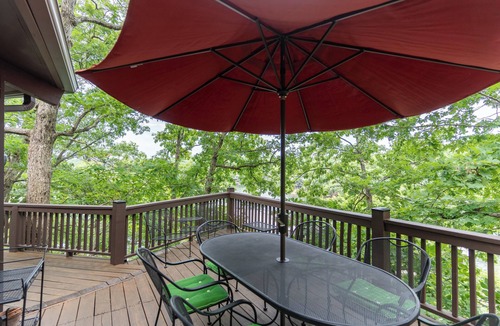 Village of Four Seasons Cottage | Treetop Village 14. Pet-friendly; Pool & Slips steps away; Sleeps 10