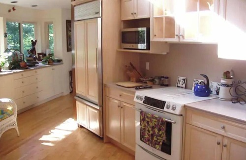 Guilford House | TREETOPS! A Reunion/Retreat/Event estate! JULY OPENINGS Seasonal POOL! Sleeps 12