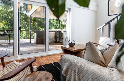 Gainesville House | TreeTops | Architectural Gem Hot Tub 2 Kitchns
