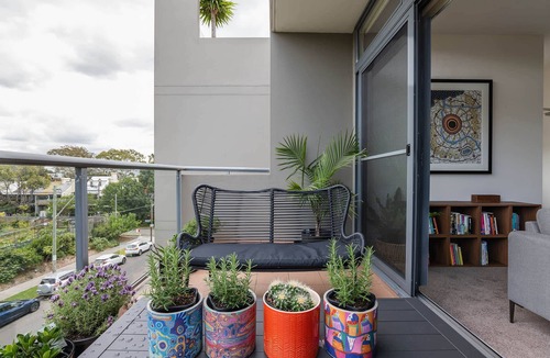Camperdown Apartment | Treetops Camperdown, Inner City Bliss w Parking