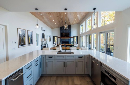 Penn Yan House | TreeTops, modern luxury overlooking Keuka Lake - Luxury Treehouse included