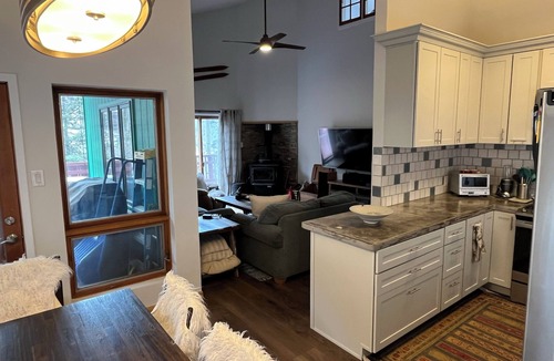 Taos Ski Valley House | Treetops! Newly Remodeled Ski Valley Cabin