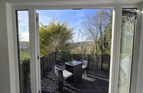 High Wycombe Apartment | Treetops Studio Apartment