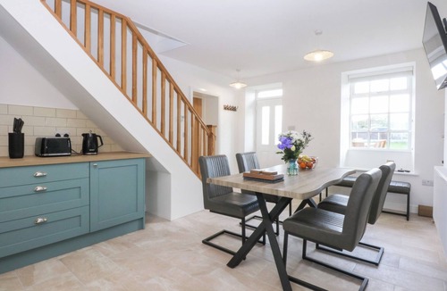 Menai Bridge Cottage | TREFOR GANOL, pet friendly, with open fire in Pentraeth