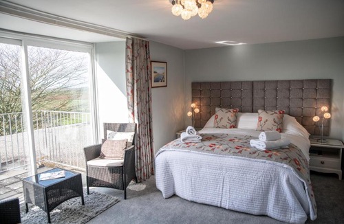 Helston Bed & Breakfast | Tregaddra Farm B&B
