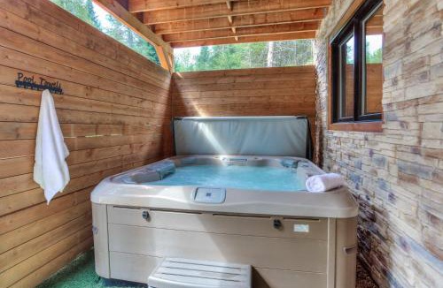 Lac Superieur Village Ski Chalet | Tremblant chalet O-Spa
