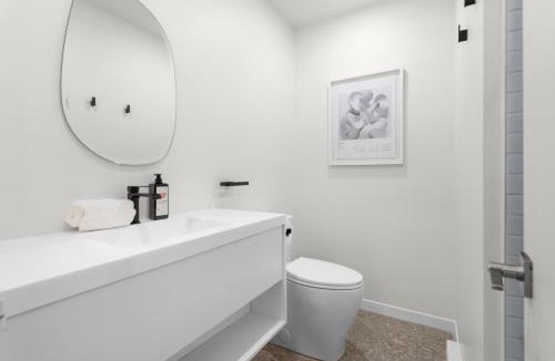 Mont-Tremblant House | Tremblant Lakeview Retreat w Balcony and Fireplace