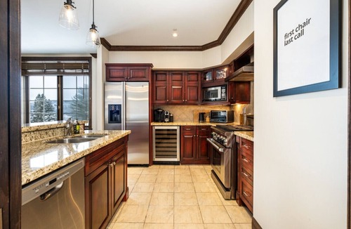 Mont-Tremblant Pedestrian Village Condo | Tremblant Prestige - Bondurant 95-15