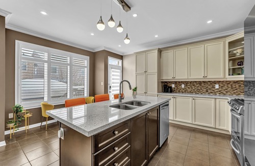 Milton House | Tremendous 4-bedroom house with AC in charming Milton