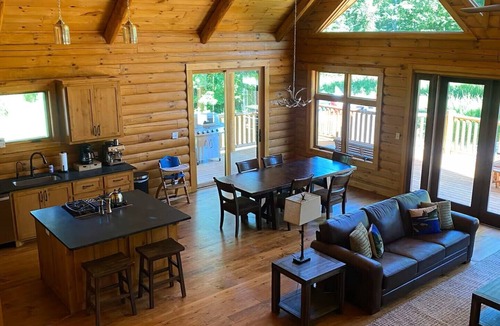 Cookson Cabin | Tremendous 5-bedroom cabin near Lake Tenkiller!