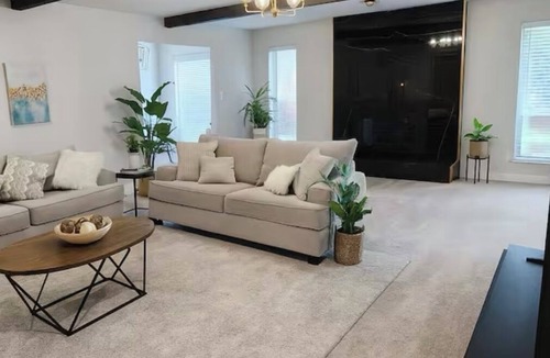 Carrollton House | Tremendous newly renovated 4-bedroom house in Carrollton