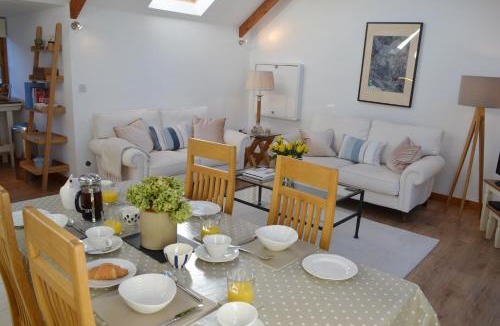 Stenalees House | Tremodrett House Barn