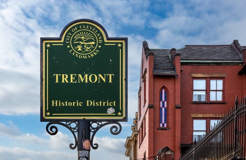 Tremont Apartment | Tremont 1BR Pet Friendly, Private w/dedicated workspace and soaking tub!