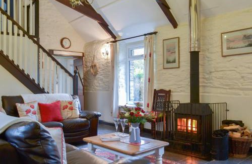 St. Neot House | Trenay Barns Cottage