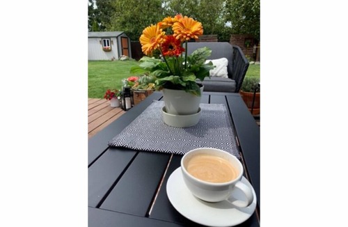 Centennial House | Trendy 2 Bedroom Bungalow in Rockwood
