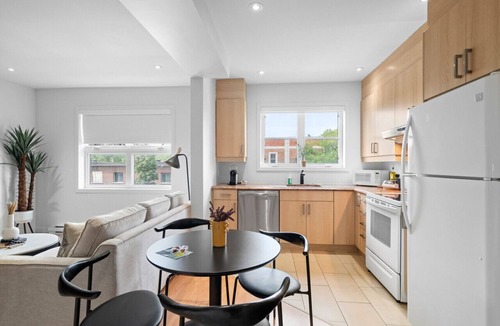 Little Italy Apartment | Trendy 2-Bedroom Haven by Jean Talon Market
