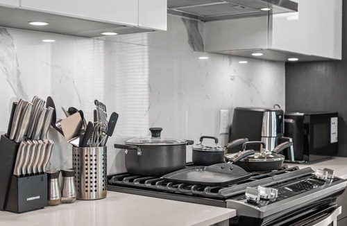 Cedars House | Trendy 3BR I Free Parking I Workspace