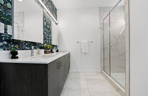 Cedars House | Trendy 3BR I Free Parking I Workspace