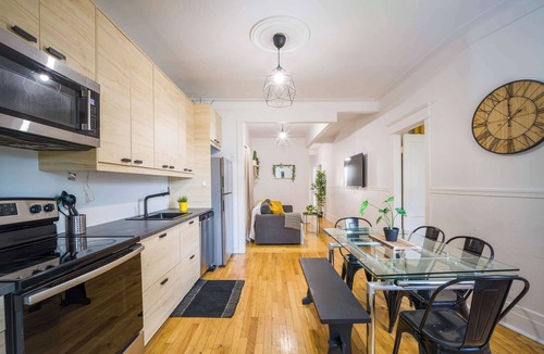 Sainte-Marie Apartment | Trendy 4 BR Home Ideal for Student Groups