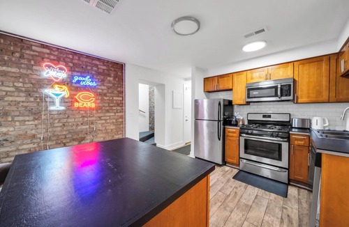 Hyde Park Apartment | Trendy and Comfortable Stay in Hyde Park