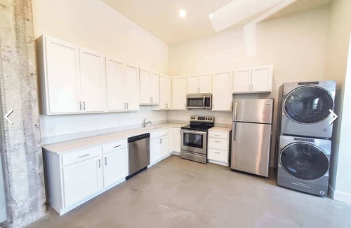 Dahlman Apartment | Trendy Apt 1.6 mi to CWS! W/D, WiFi, can sleep 4, can squeeze in more! Pets OK