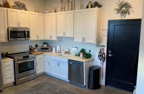 Dahlman Apartment | Trendy Apt 1.6 mi to CWS! W/D, WiFi, can sleep 4, can squeeze in more! Pets OK