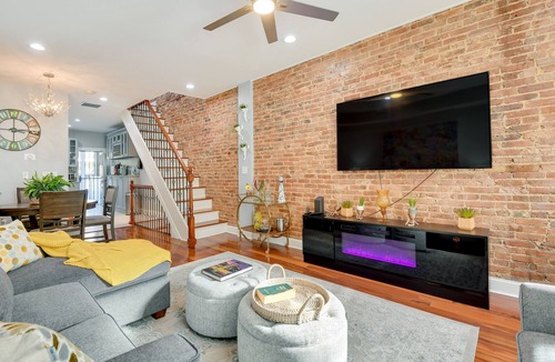 Highlandtown House | Trendy Baltimore Townhome: 2 Mi to Downtown!