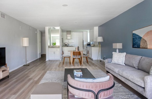 Beverly Hills Apartment | Trendy Beverly Hills 2BR w/Pool, nr Shops & Groceries, by Blueground