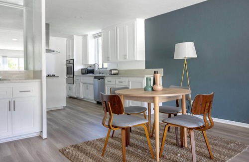Beverly Hills Apartment | Trendy Beverly Hills 2BR w/Pool, nr Shops & Groceries, by Blueground