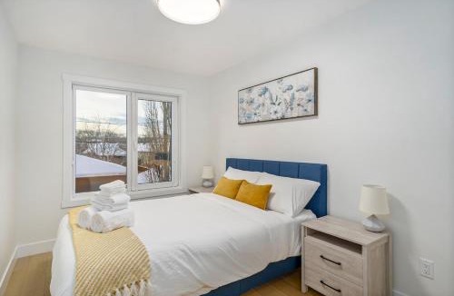 Bridgeland House | Trendy Bridgeland, Fireplace, King Beds, AC