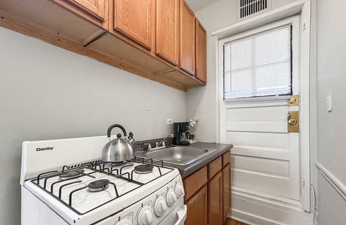 Chicago Apartment | Trendy & Comfy Studio Unit