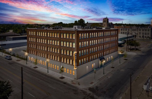 Brazos Apartment | Trendy Downtown Waco Apartment With Great View