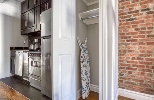 Ukrainian Village Apartment | Trendy East Village 2BR w/W/D, nr restaurants, by Blueground
