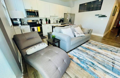New Castle Apartment | Trendy Fishtown Apartment