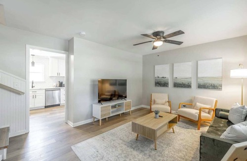 East Brainerd House | Trendy Group Getaway