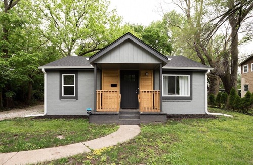 Rosedale House | Trendy Home + 39th ST/KU MED + FirePit + LongStays