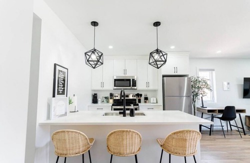 Winnipeg House | *Trendy Home | Free Parking | 7 min to Downtown*