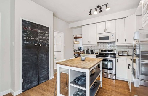 Sunnyside House | Trendy Kensington | Espresso Maker| Garage| AC
